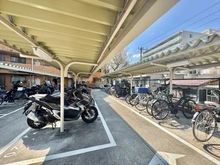 【神奈川県/横浜市西区北軽井沢】ライオンズマンション三ッ沢公園 駐輪場