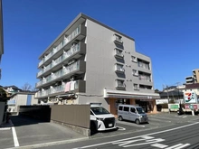 【神奈川県/横浜市港北区仲手原】妙蓮寺ビューハイツ 外観：1階がセブンイレブン