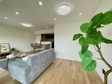 【神奈川県/横浜市港北区仲手原】妙蓮寺ビューハイツ リビング・ダイニング：ダウンライト設置/フローリング仕様