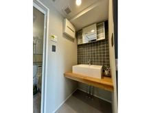 【神奈川県/横浜市港北区仲手原】妙蓮寺ビューハイツ 洗面所：壁面一部タイル仕上げ