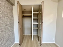 【神奈川県/横浜市神奈川区大口通】マイキャッスル大口駅前 収納：約6帖