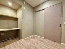 【神奈川県/横浜市神奈川区鶴屋町】ザ・ヨコハマフロントタワー サービスルーム（納戸）