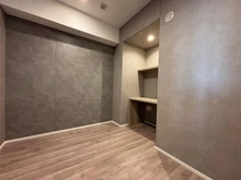 【神奈川県/横浜市神奈川区鶴屋町】ザ・ヨコハマフロントタワー サービスルーム（納戸）