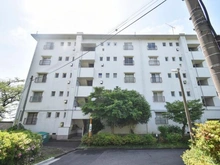 【神奈川県/横浜市神奈川区三ツ沢下町】ガーデン山住宅団地10号棟 外観