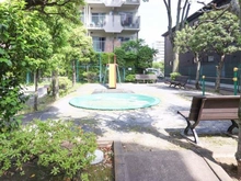 【神奈川県/横浜市港北区大豆戸町】グリーンコーポ大倉山 C棟 敷地内