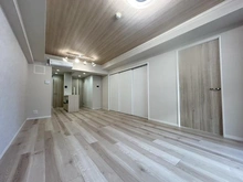 【神奈川県/横浜市中区山下町】ライオンズマンション横濱山下公園 LDK：6帖の洋室とスライドドアで仕切ることが可能です。