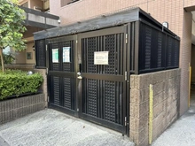 【神奈川県/横浜市中区山下町】ライオンズマンション横濱山下公園 共用部：ゴミ置き場