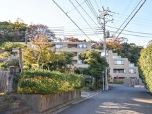 【神奈川県/横浜市中区本牧三之谷】グランツオーベル本牧三渓園 前面道路