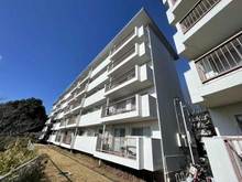 【神奈川県/横浜市神奈川区三ツ沢下町】ガーデン山住宅団地 9号棟 外観