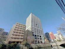 【神奈川県/横浜市中区日ノ出町】ザ・スカイクルーズタワー 外観：写真中央