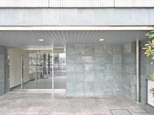 【神奈川県/横浜市磯子区久木町】リブゼ横浜トィンクルガーデン エントランス