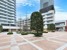 【神奈川県/横浜市神奈川区栄町】ザ・ヨコハマタワーズ タワーウエスト アプローチ