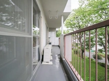 【神奈川県/横浜市神奈川区三ツ沢下町】ガーデン山住宅団地壱号棟 バルコニー