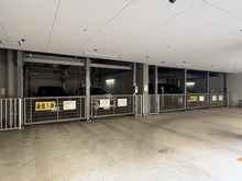 【神奈川県/横浜市中区海岸通】ルネ・ブランシュ横浜海岸通り 駐車場