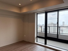 【神奈川県/横浜市神奈川区鶴屋町】THE YOKOHAMA FRONT TOWER リビング