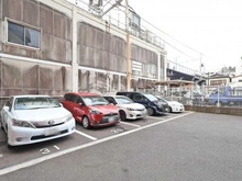 【神奈川県/横浜市鶴見区鶴見中央】クリオ鶴見七番館 駐車場