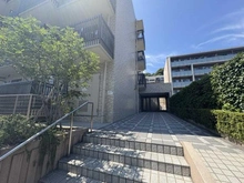 【神奈川県/横浜市西区南軽井沢】パーク・ハイム南軽井沢 アプローチ