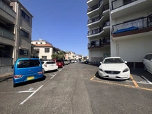 【神奈川県/横浜市港北区篠原北】ニュー菊名ハイツ 駐車場