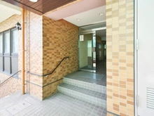 【神奈川県/横浜市神奈川区三ツ沢中町】ライオンズマンションヨコハマ三ツ沢 エントランス