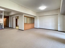 【神奈川県/逗子市小坪】逗子マリーナ厚生用建物 5号棟 リビング・ダイニング