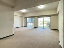 【神奈川県/逗子市小坪】逗子マリーナ厚生用建物 5号棟 リビング・ダイニング