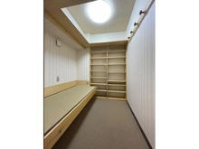 【神奈川県/逗子市小坪】逗子マリーナ厚生用建物 5号棟 サービスルーム（納戸）