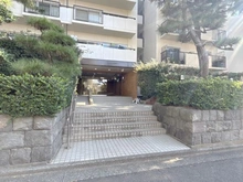 【神奈川県/平塚市菫平】パレ平塚すみれ平壱番館 アプローチ