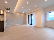 【神奈川県/藤沢市鵠沼海岸】クリオ鵠沼海岸グランロワ リビング・ダイニング