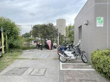 【神奈川県/茅ヶ崎市緑が浜】ライオンズガーデン湘南緑が浜 バイク置場