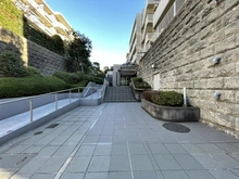 【神奈川県/藤沢市片瀬海岸】藤和江ノ島ホームステージI アプローチ