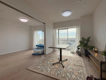 【神奈川県/茅ヶ崎市柳島】茅ヶ崎ガーデンハウス LDK：※家具・調度品等は販売価格に含まれておりません
奥：洋室