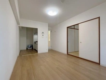 【神奈川県/平塚市菫平】パレ平塚すみれ平壱番館 LDK：【家具調度品は価格に含まれません】