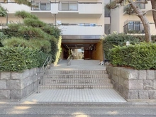 【神奈川県/平塚市菫平】パレ平塚すみれ平壱番館 アプローチ