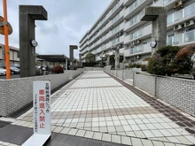 【神奈川県/茅ヶ崎市ひばりが丘】コスモ茅ケ崎サザンヒル アプローチ