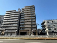 【神奈川県/平塚市見附町】レクセルマンション平塚見附町 外観：写真中央の建物