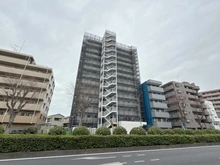 【神奈川県/平塚市八千代町】東急ドエル・アルス平塚 外観：大規模修繕中