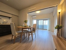 【神奈川県/藤沢市片瀬海岸】シーサイド片瀬江ノ島 ダイニングキッチン：(奥)洋室