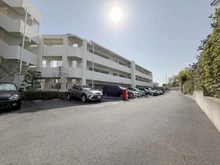 【神奈川県/藤沢市鵠沼桜が岡】ブリリア鵠沼桜が岡 駐車場：月額 7,000 ～ 12,000 円