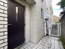 【神奈川県/鎌倉市雪ノ下】雪ノ下横小路ハイツ 1号棟 玄関
