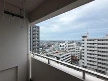 【神奈川県/藤沢市湘南台】湘南台駅前分譲共同ビル バルコニー