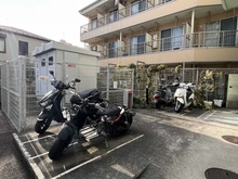 【神奈川県/藤沢市藤沢】グランドメゾン藤沢 バイク置場