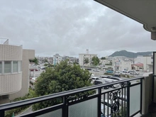 【神奈川県/平塚市追分】マイキャッスル平塚III 眺望：バルコニーからは湘南平をご覧いただけます