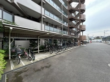 【神奈川県/藤沢市辻堂新町】ステイツ湘南藤沢 駐輪場
