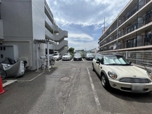 【神奈川県/平塚市松風町】クリオ平塚松風壱番館 駐車場