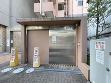 【神奈川県/平塚市紅谷町】リーデンスタワー湘南平塚 駐輪場：出入口