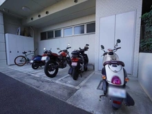 【神奈川県/茅ヶ崎市汐見台】ヴェレーナ茅ヶ崎海岸 バイク置場