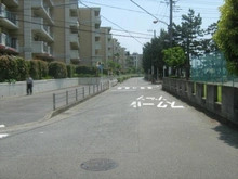 【神奈川県/藤沢市辻堂西海岸】グランシティ湘南海岸IIガレリア・プラージュ 前面道路