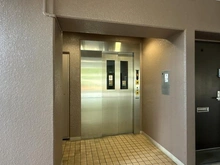 【神奈川県/高座郡寒川町一之宮】ソフィア茅ヶ崎 A棟 共用部：エレベーター
