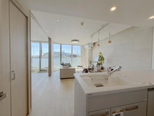 【神奈川県/藤沢市片瀬海岸】湘南江ノ島パーク・ホームズシーサイドレジデンス LDK：※家具・調度品は販売価格に含まれておりません