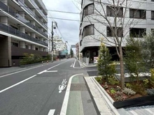 【東京都/新宿区新宿】ピアース新宿三丁目 前面道路
